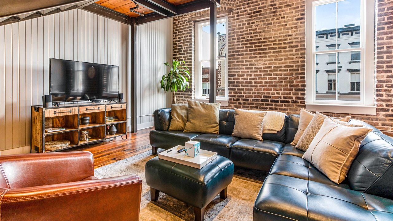 Photo of Livingroom in Historic District - North