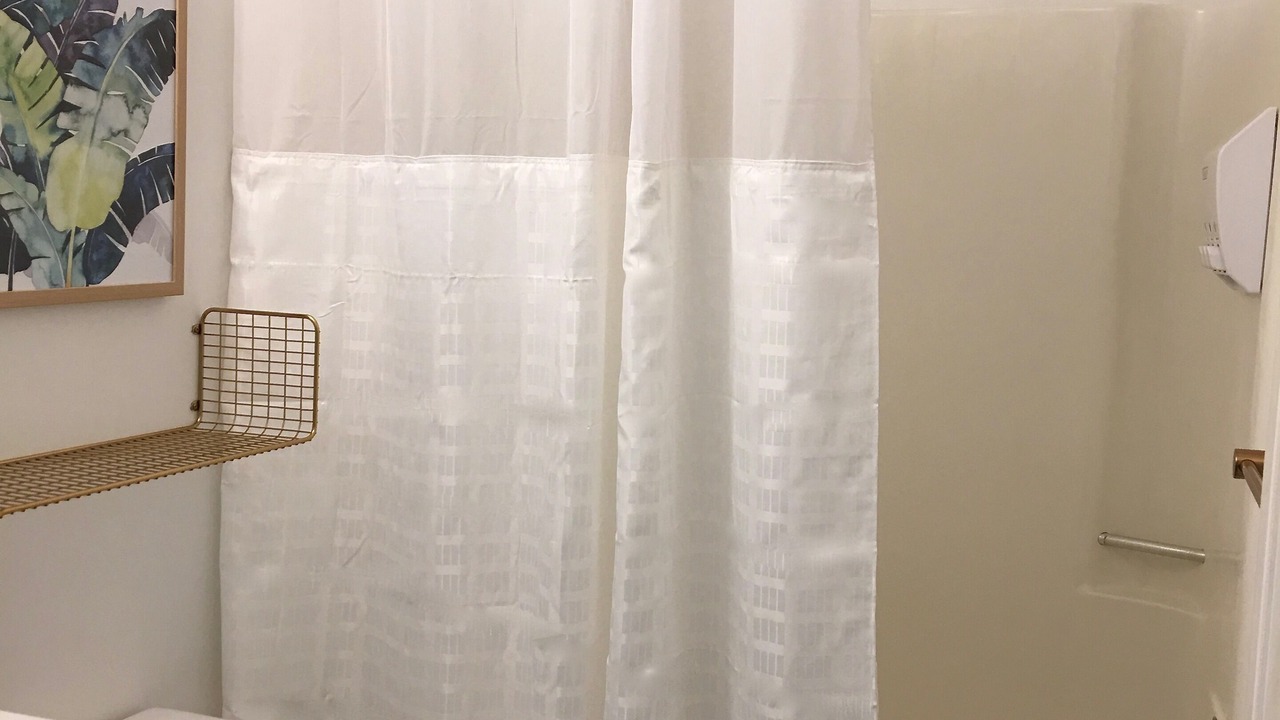 Photo of Bathroom in Whitemarsh Island