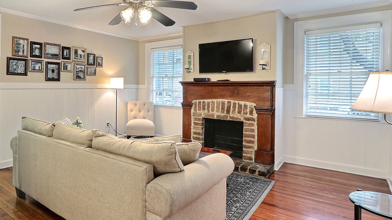 Photo of Livingroom in Savannah Victorian District