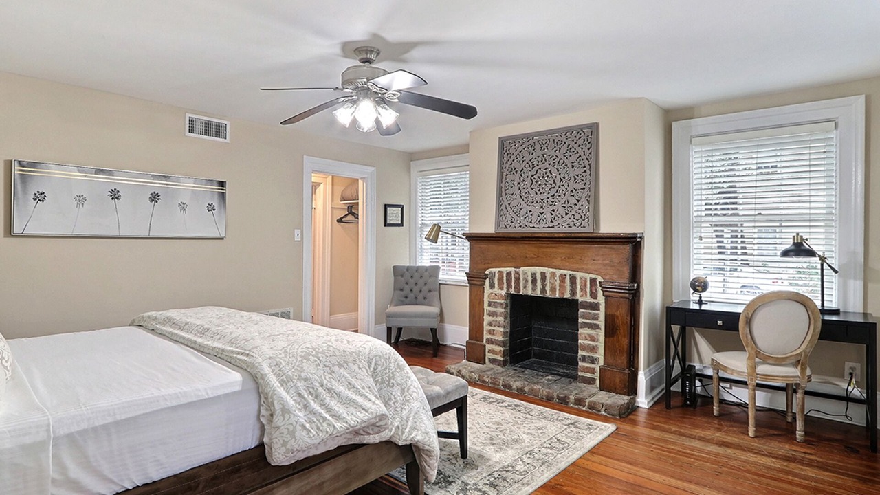 Photo of Bedroom in Savannah Victorian District