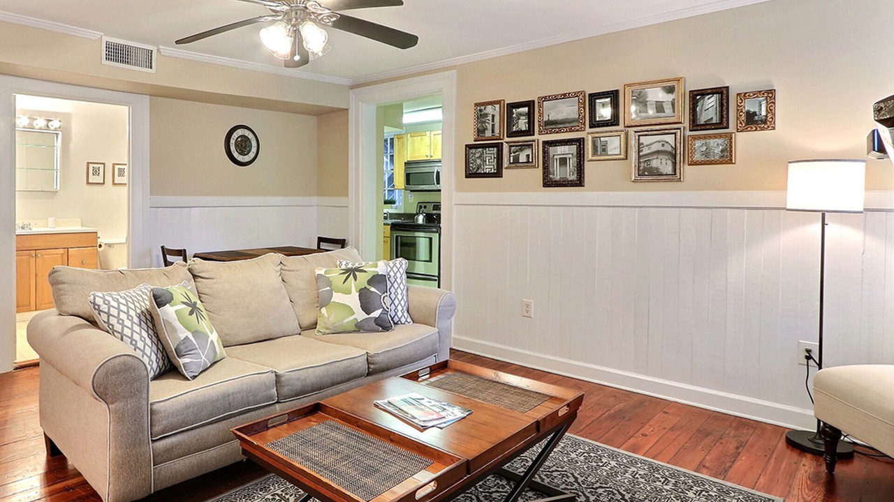 Photo of Livingroom in Savannah Victorian District