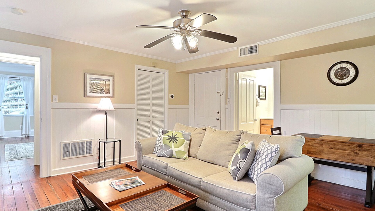 Photo of Livingroom in Savannah Victorian District