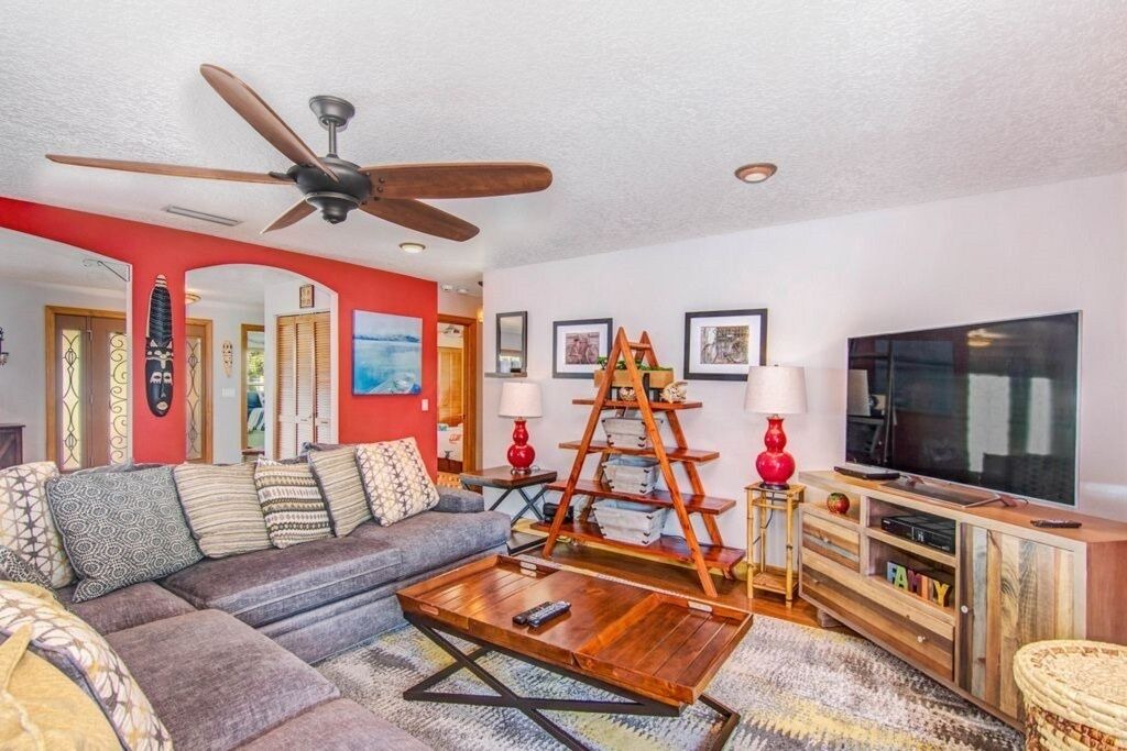 Photo of Livingroom in Bayview Park