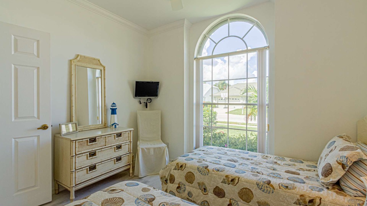 Photo of Bedroom in Crown Pointe