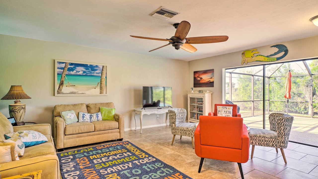 Photo of Livingroom in Lochmoor Waterway Estates