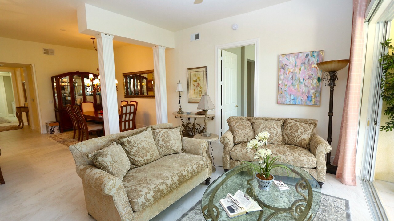 Photo of Livingroom in Naples