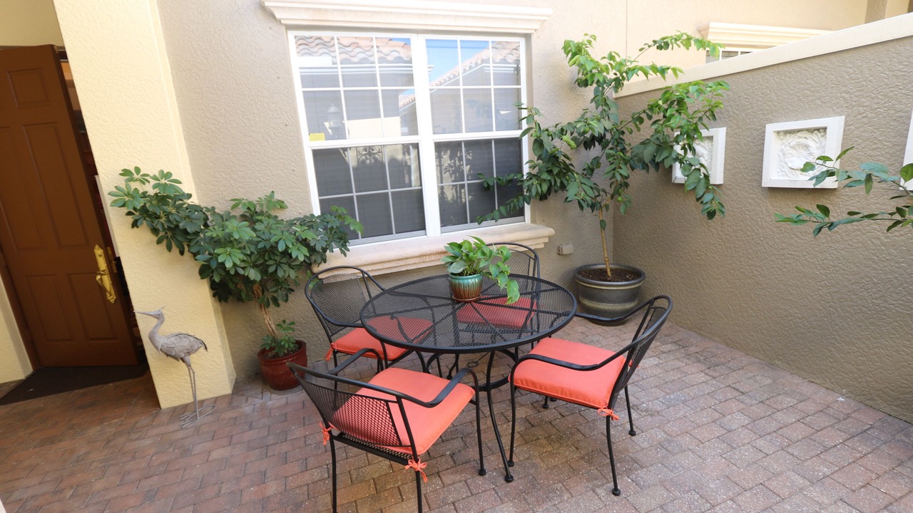 Photo of Outdoor in Naples