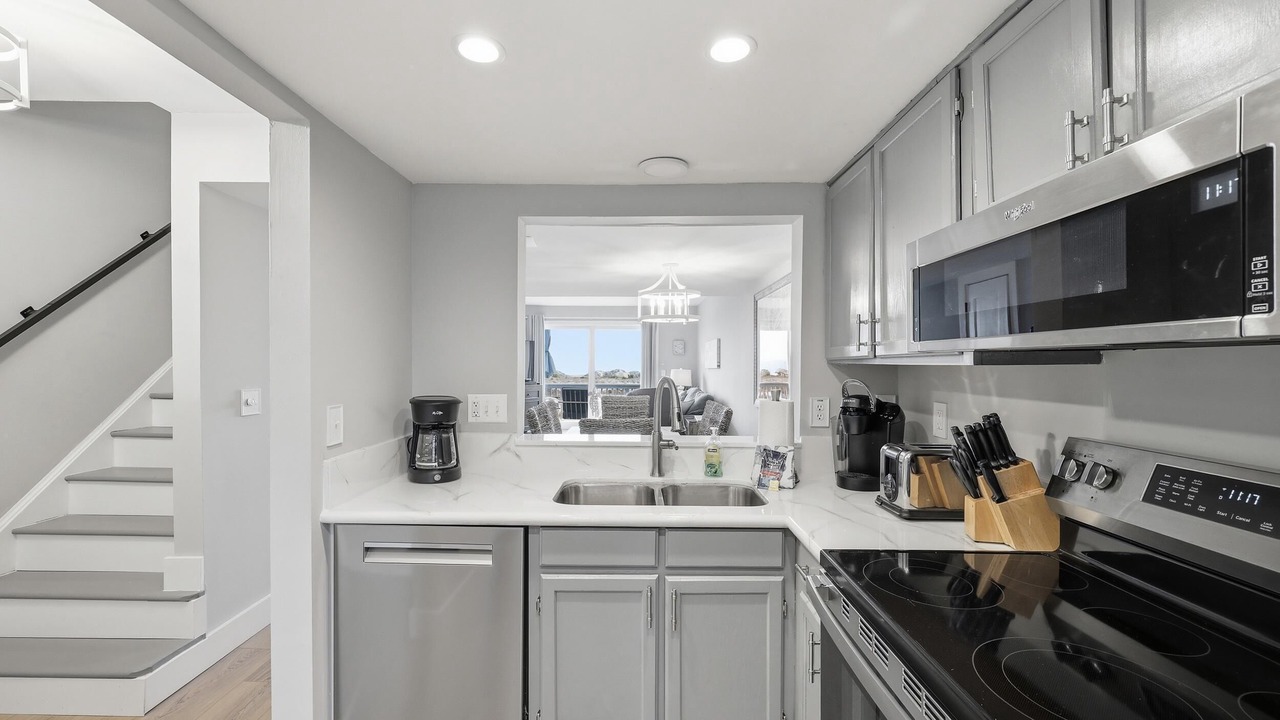 Photo of Kitchen in Oceanmarsh Subdivision