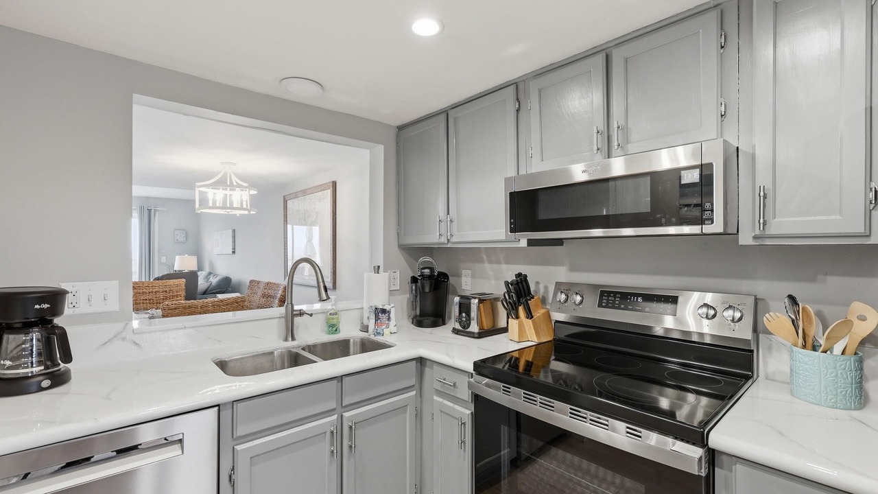 Photo of Kitchen in Oceanmarsh Subdivision