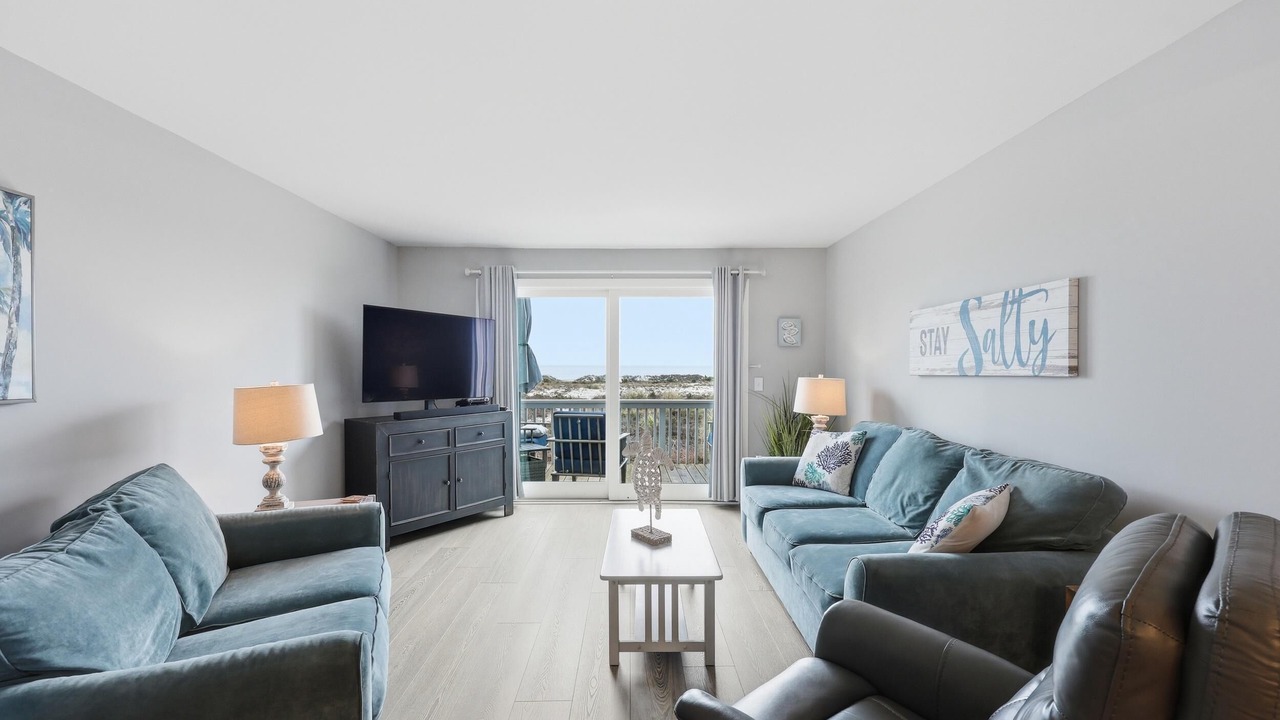 Photo of Livingroom in Oceanmarsh Subdivision