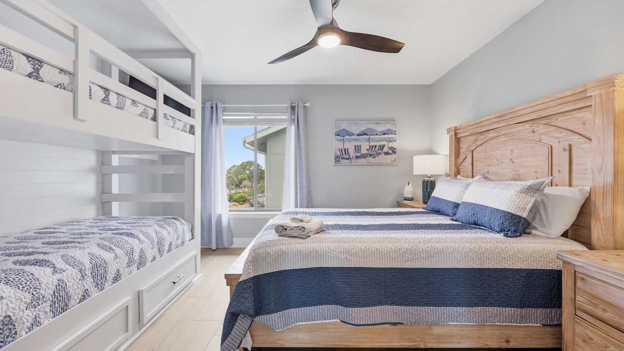 Photo of Bedroom in Oceanmarsh Subdivision
