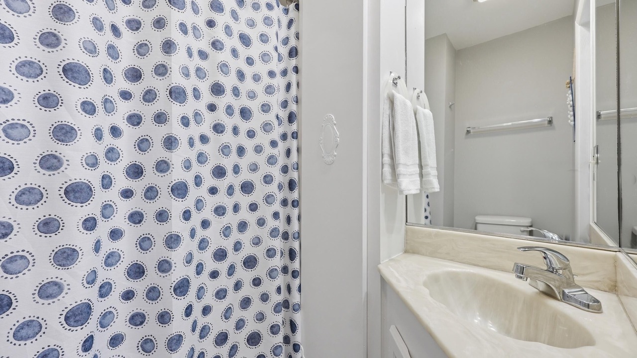 Photo of Bathroom in Oceanmarsh Subdivision