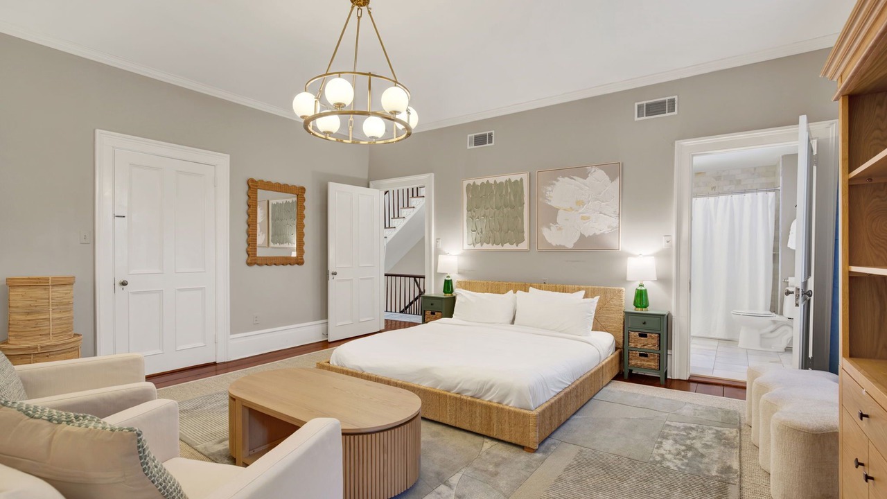 Photo of Bedroom in Historic District - North