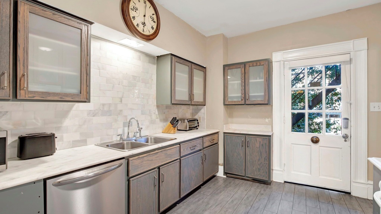 Photo of Kitchen in Historic District - North