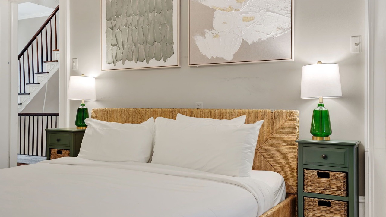 Photo of Bedroom in Historic District - North