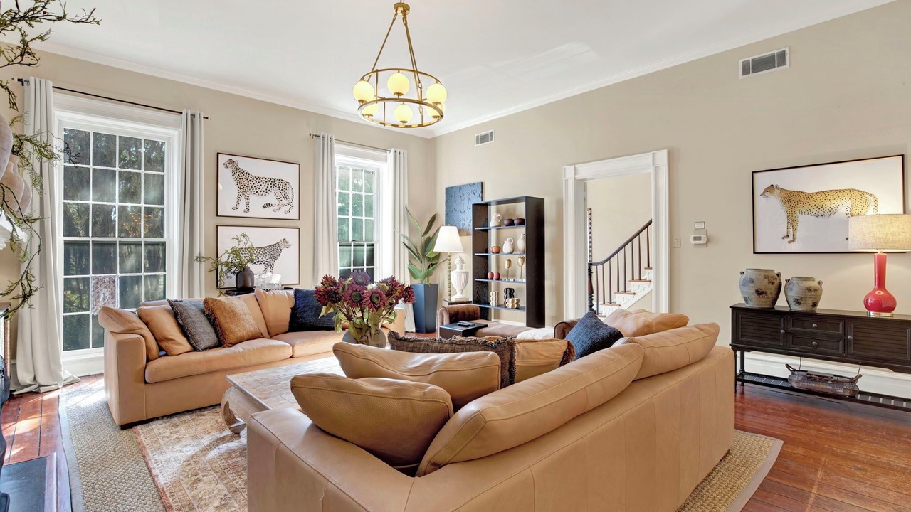 Photo of Livingroom in Historic District - North