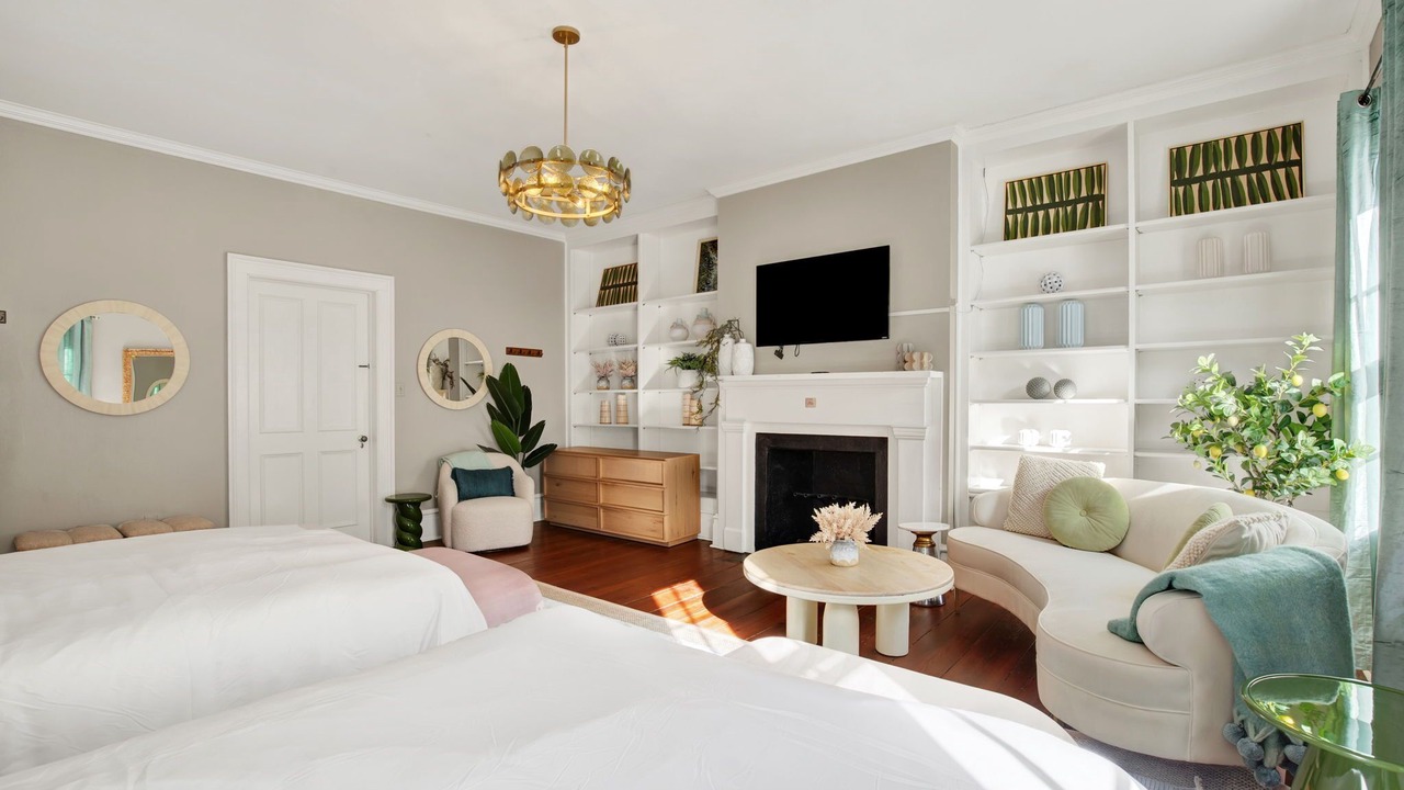 Photo of Bedroom in Historic District - North