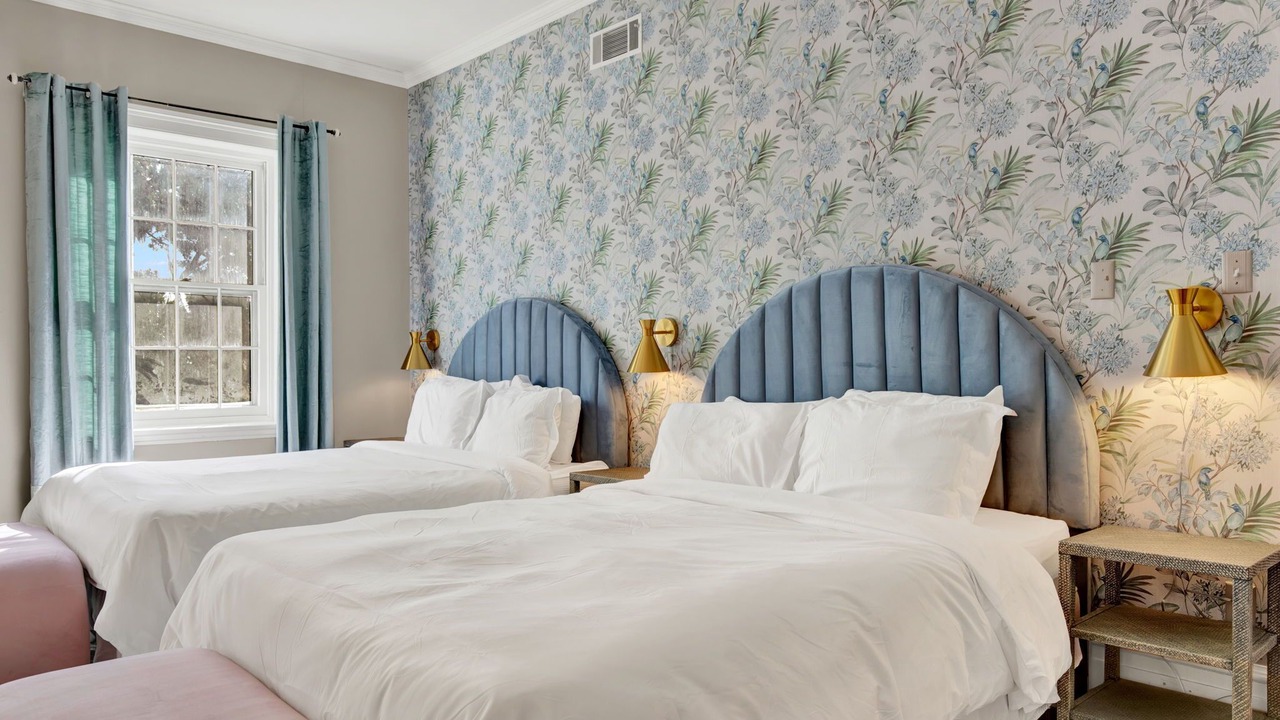 Photo of Bedroom in Historic District - North
