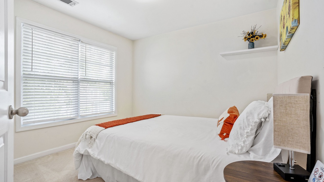Photo of Bedroom in Gwinnett Place