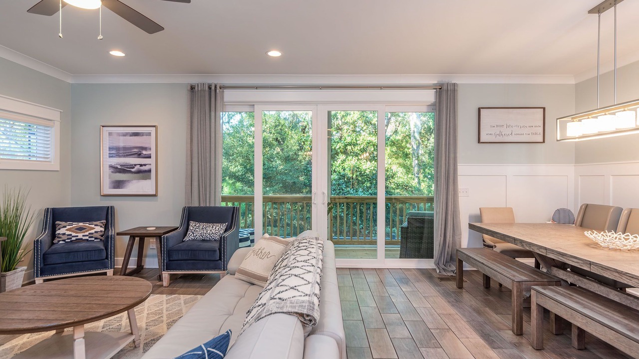 Photo of Livingroom in Folly Field