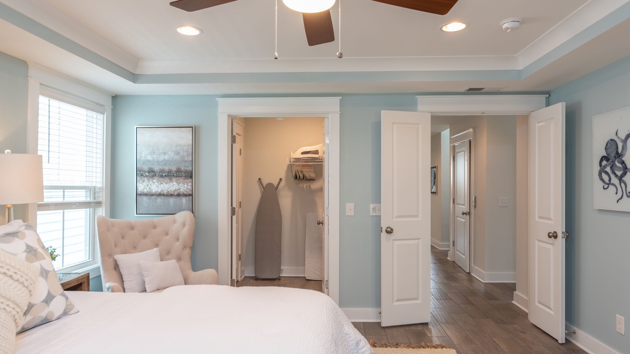 Photo of Bedroom in Folly Field