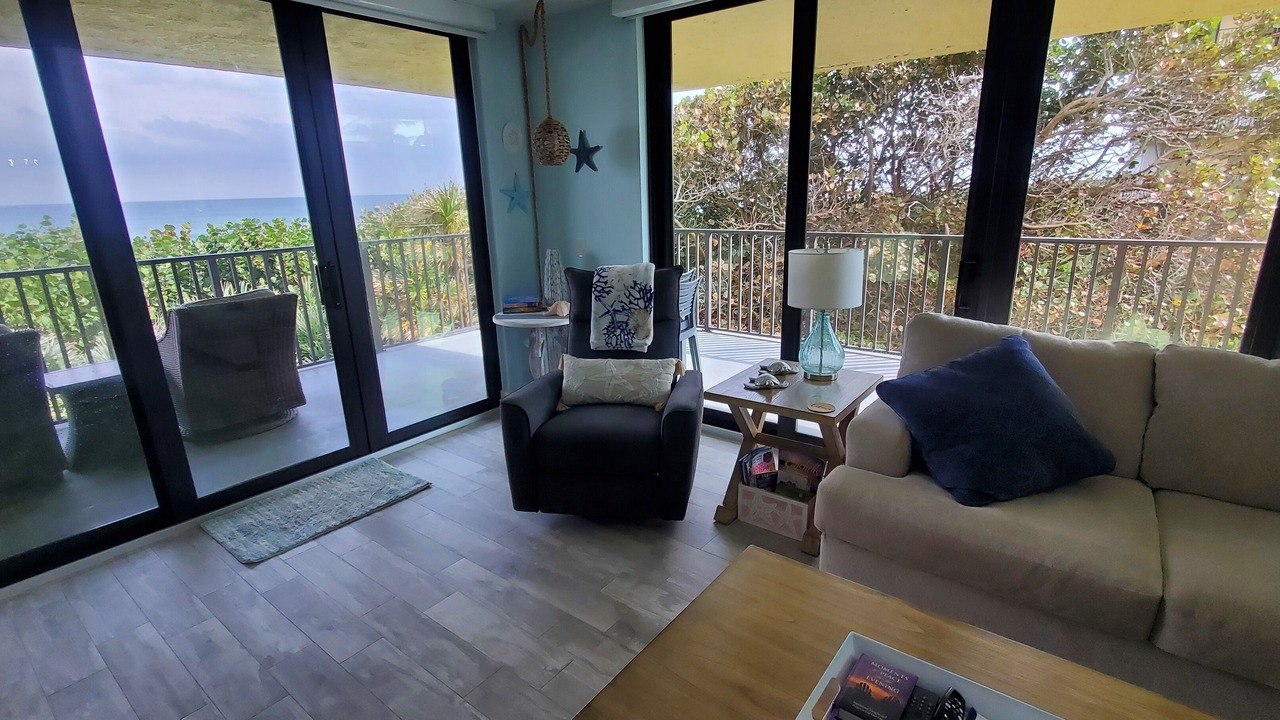 Photo of Livingroom in Hutchinson Island South