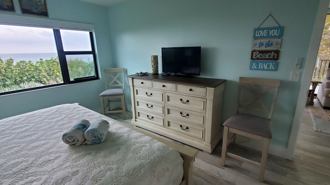 Photo of Bedroom in Hutchinson Island South