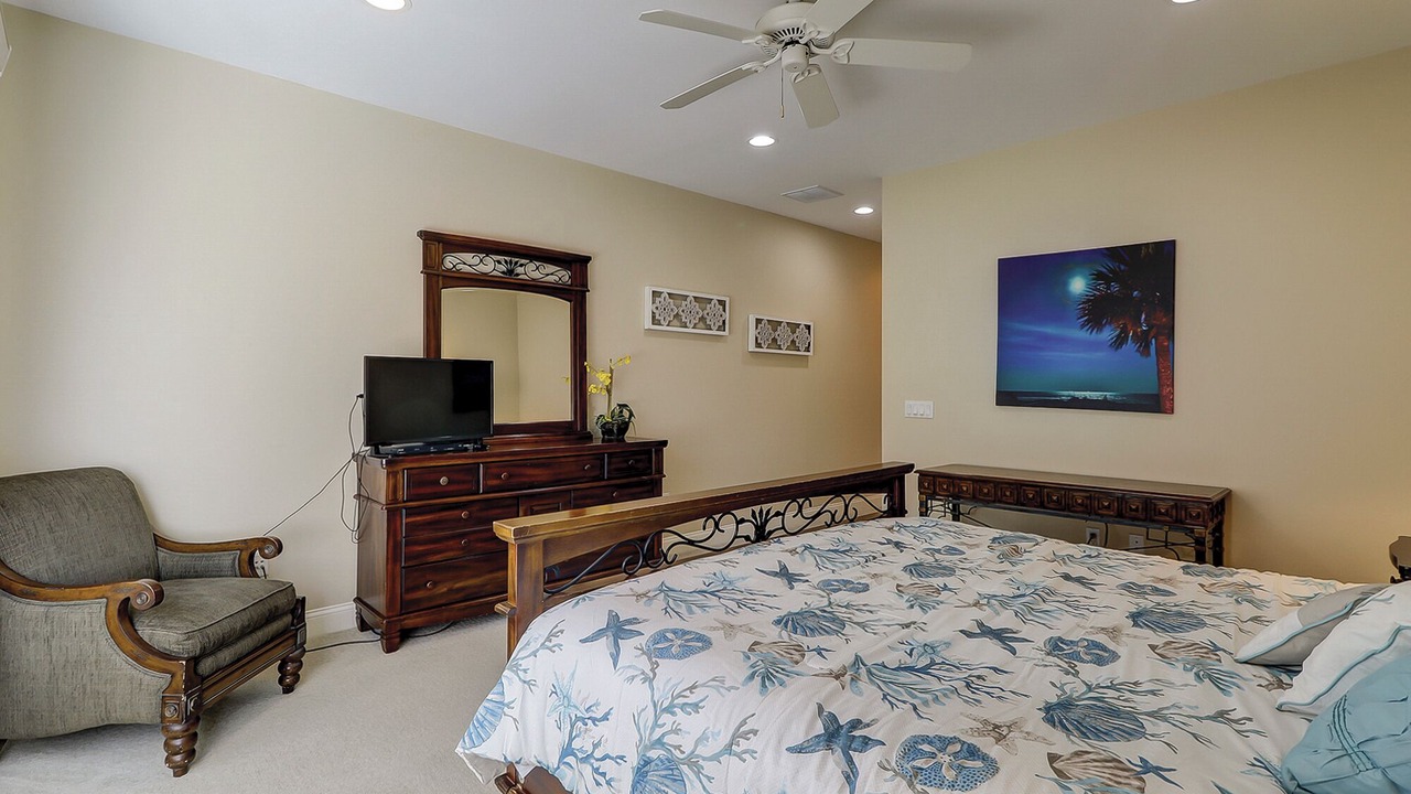 Photo of Bedroom in Oceanside