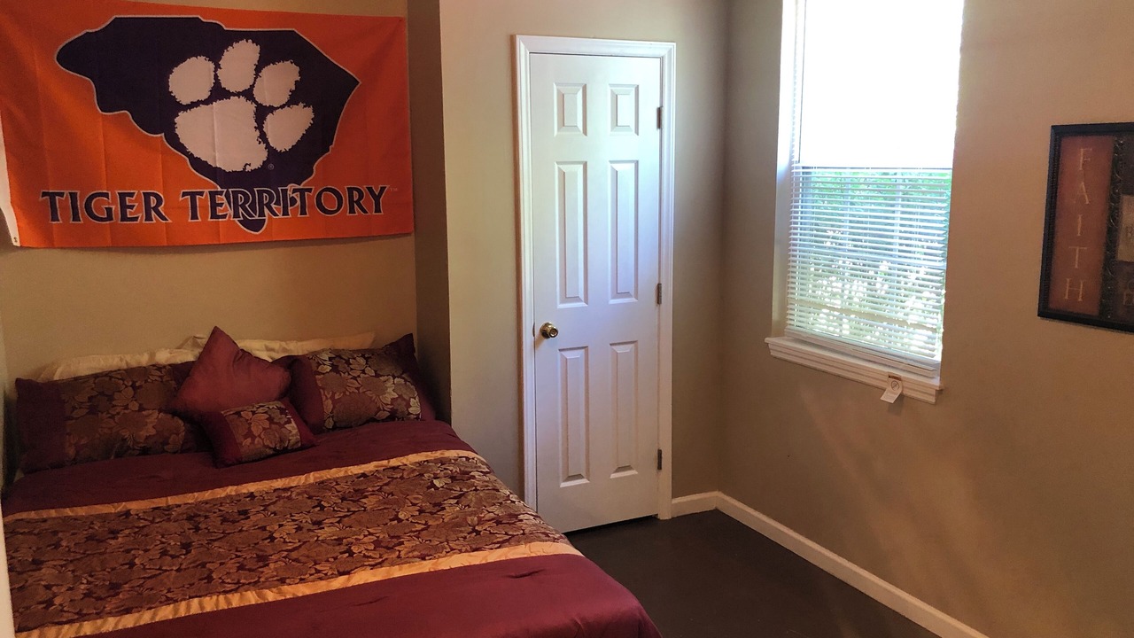 Photo of Bedroom in Seneca
