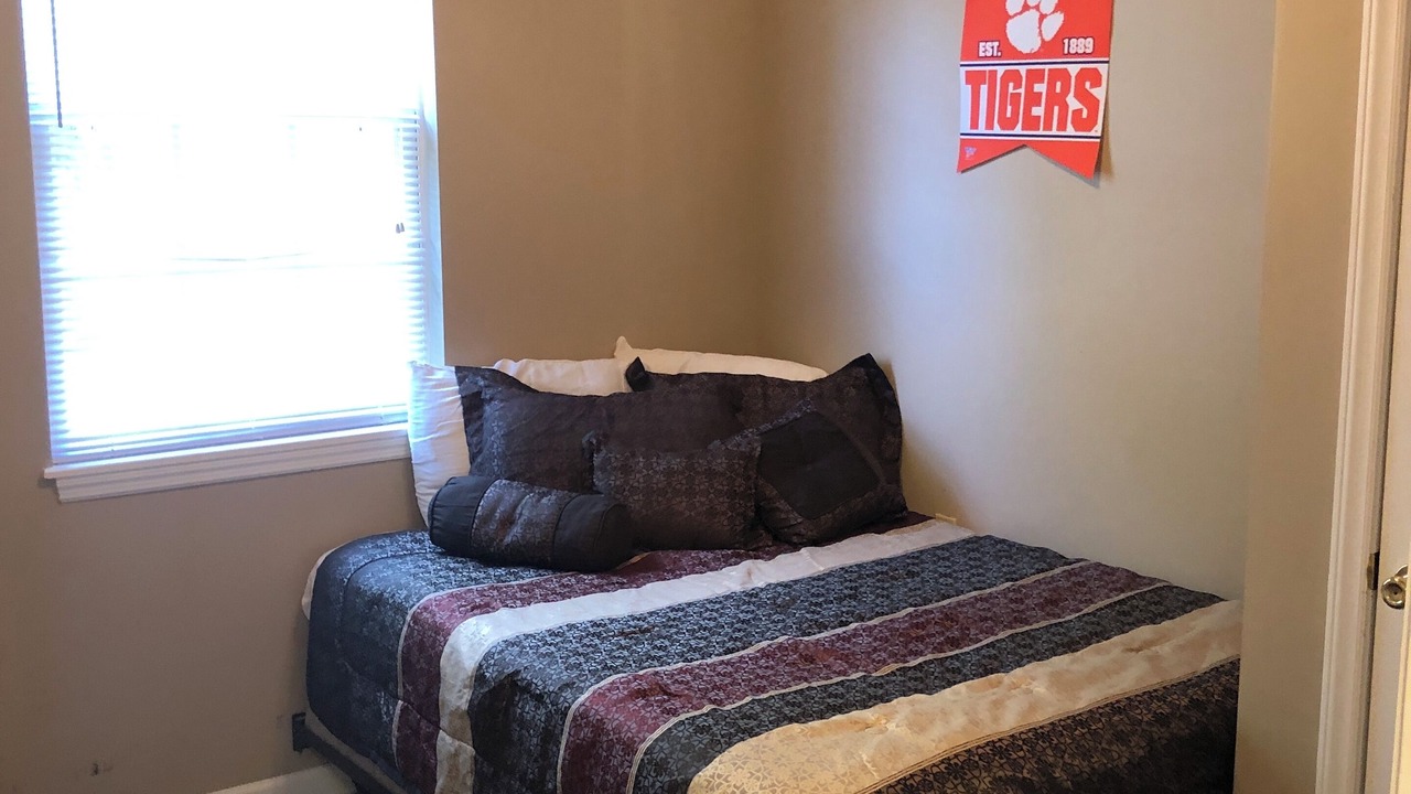 Photo of Bedroom in Seneca