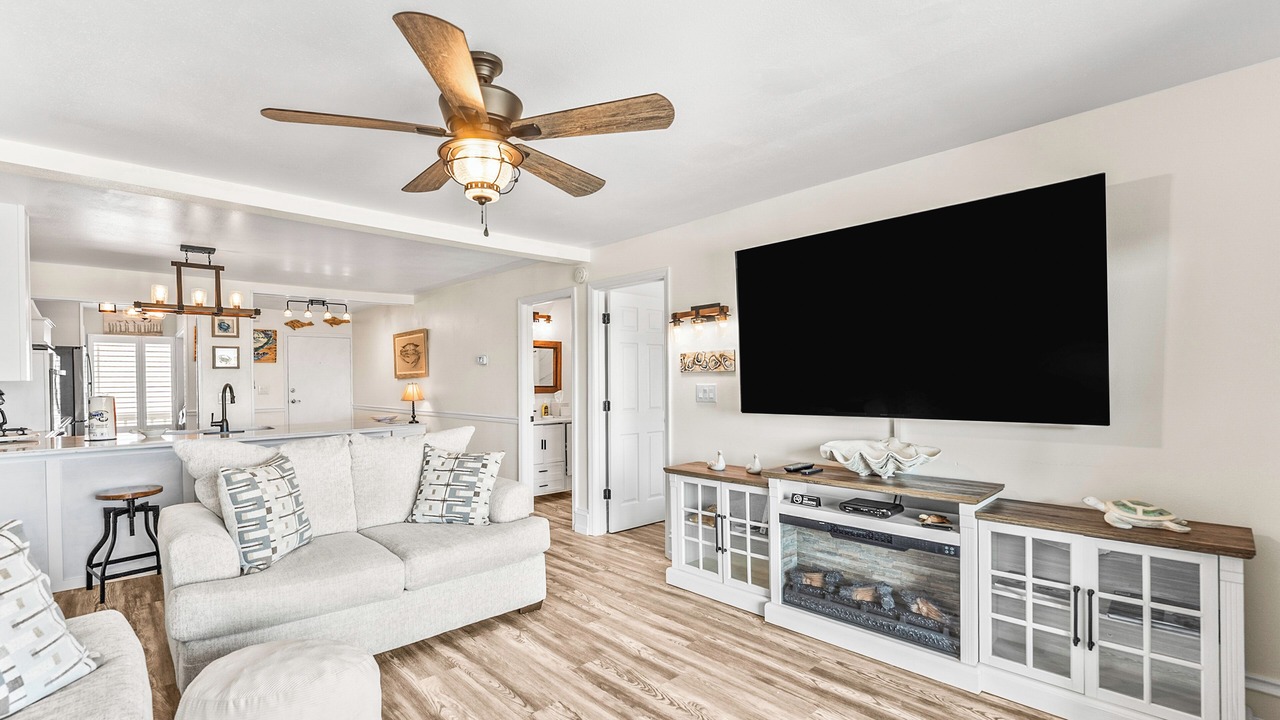 Photo of Livingroom in Oceanmarsh Subdivision