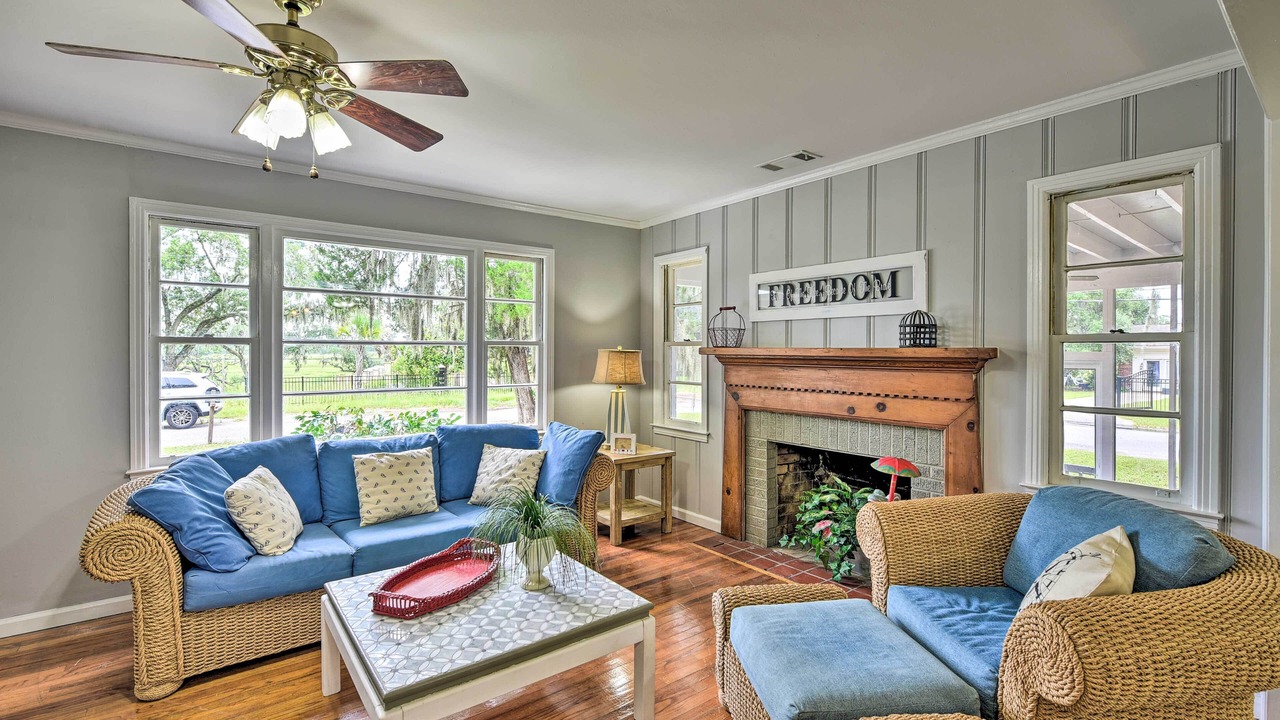 Photo of Livingroom in Burton