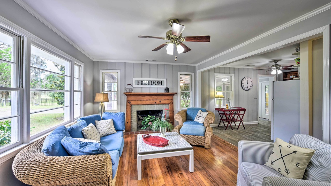 Photo of Livingroom in Burton