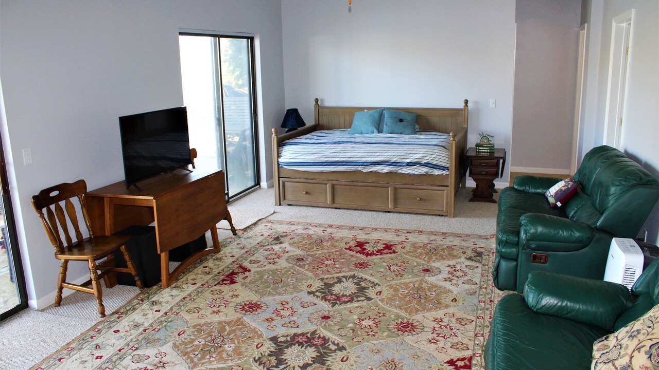Photo of Bedroom in Hayesville