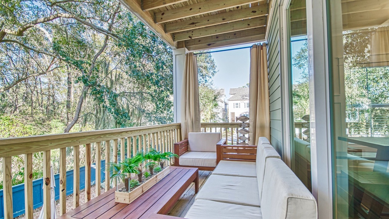Photo of Patio Balcony in Folly Field