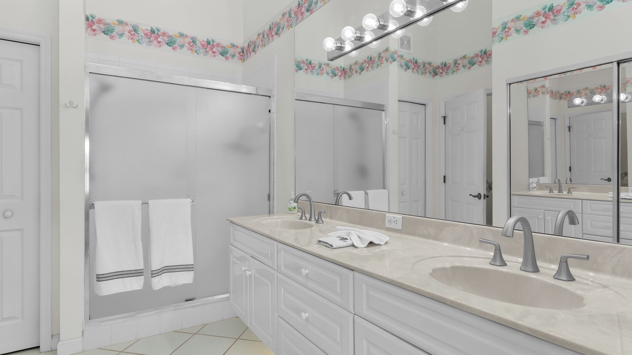 Photo of Bathroom in Naples