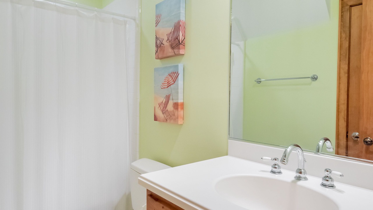 Photo of Bathroom in Vanderhorst Plantation