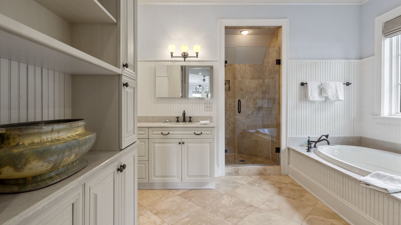 Photo of Bathroom in Vanderhorst Plantation
