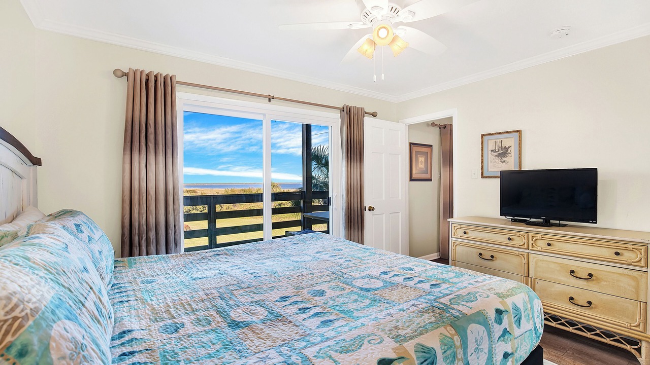 Photo of Bedroom in Tybee Island