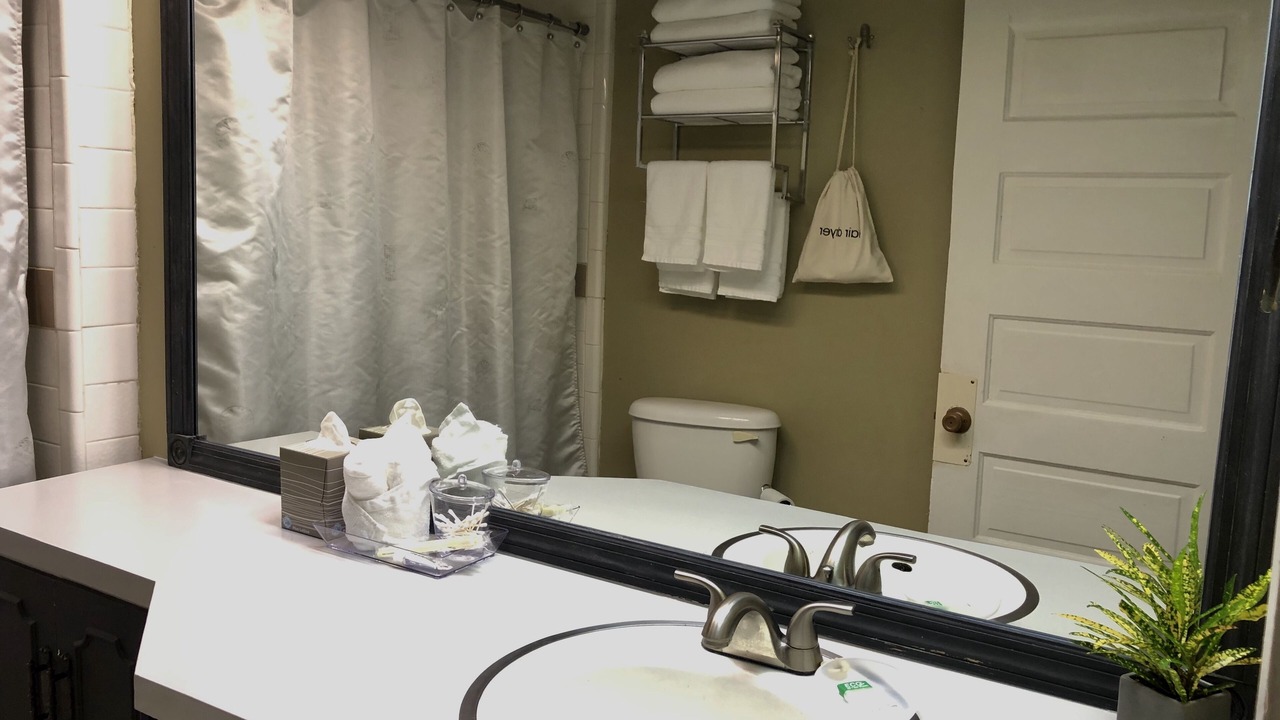 Photo of Bathroom in Lyons