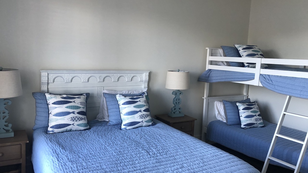 Photo of Bedroom in Modoc Shores