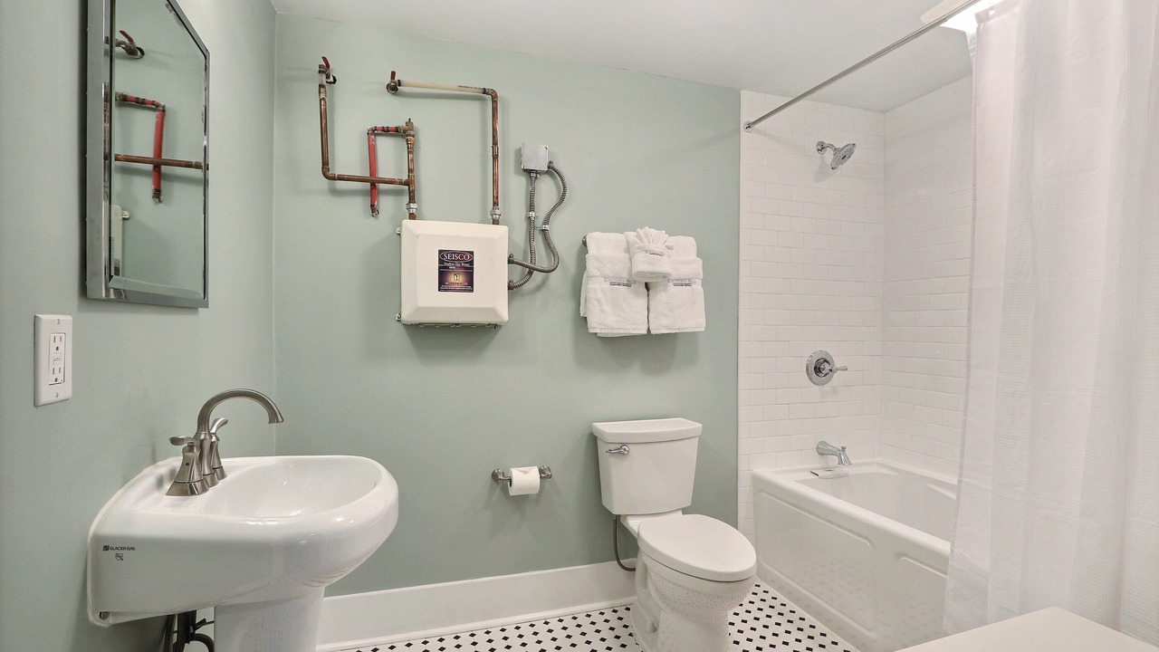 Photo of Bathroom in Beach Institute