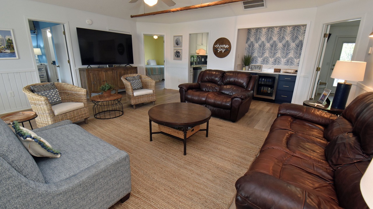 Photo of Livingroom in Inlet Harbour