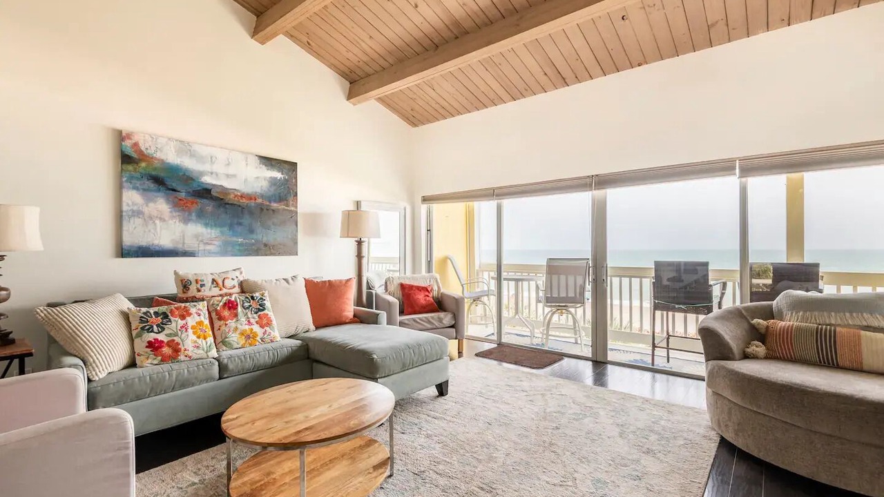 Photo of Livingroom in Melbourne Beach