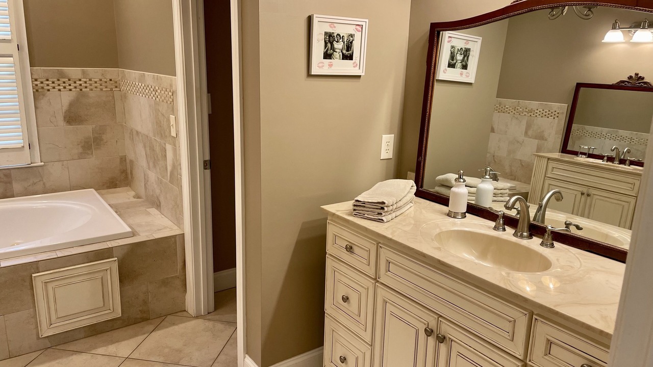 Photo of Bathroom in Martinez