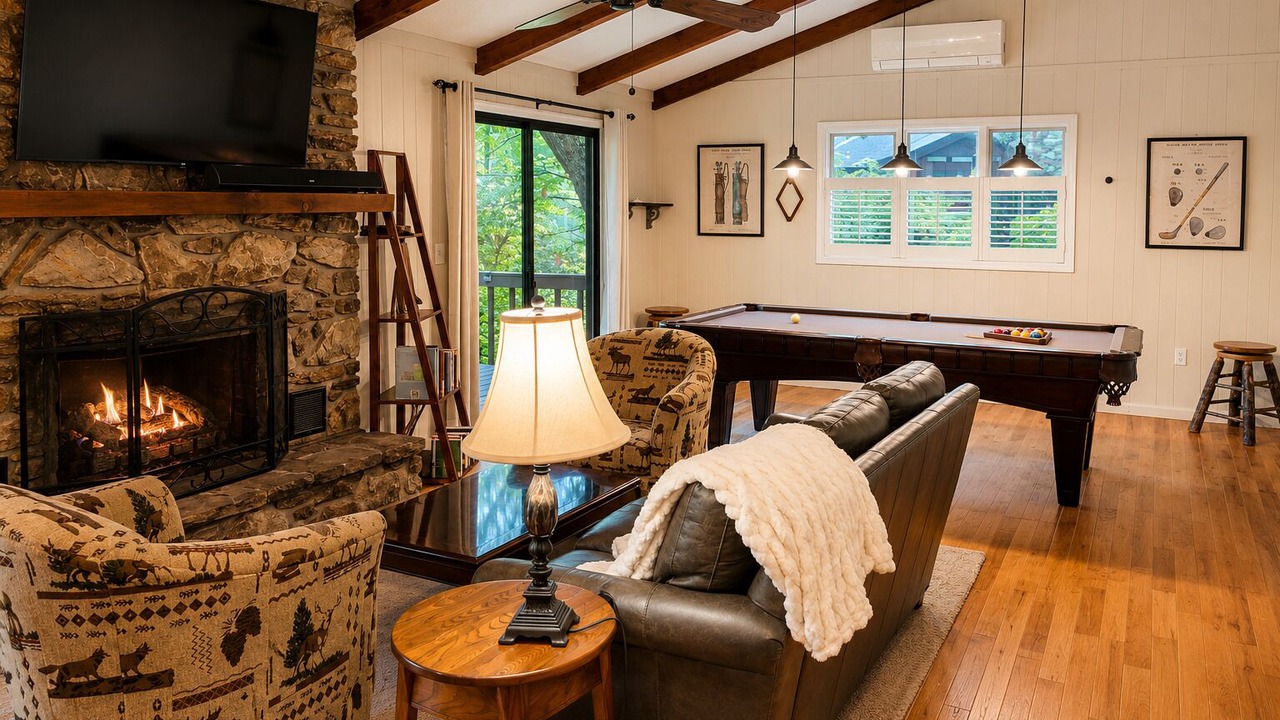 Photo of Livingroom in Maggie Valley