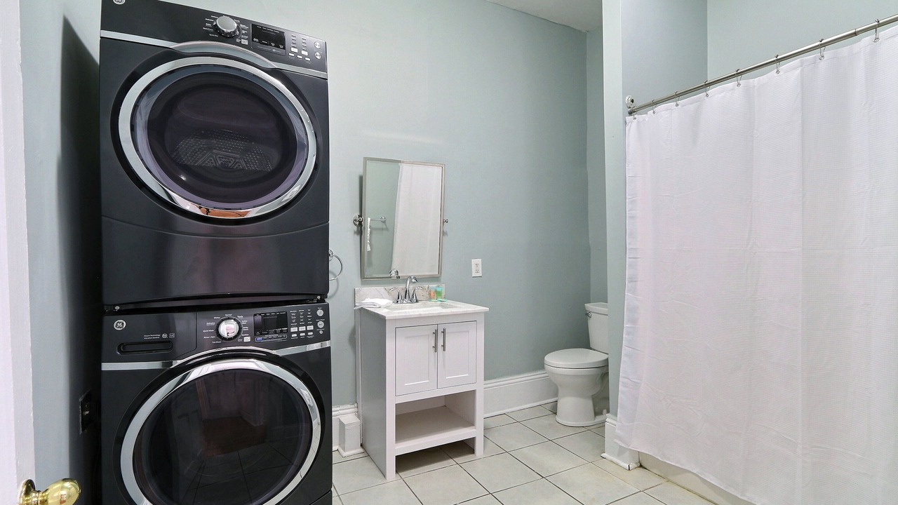 Photo of Bathroom in Beach Institute