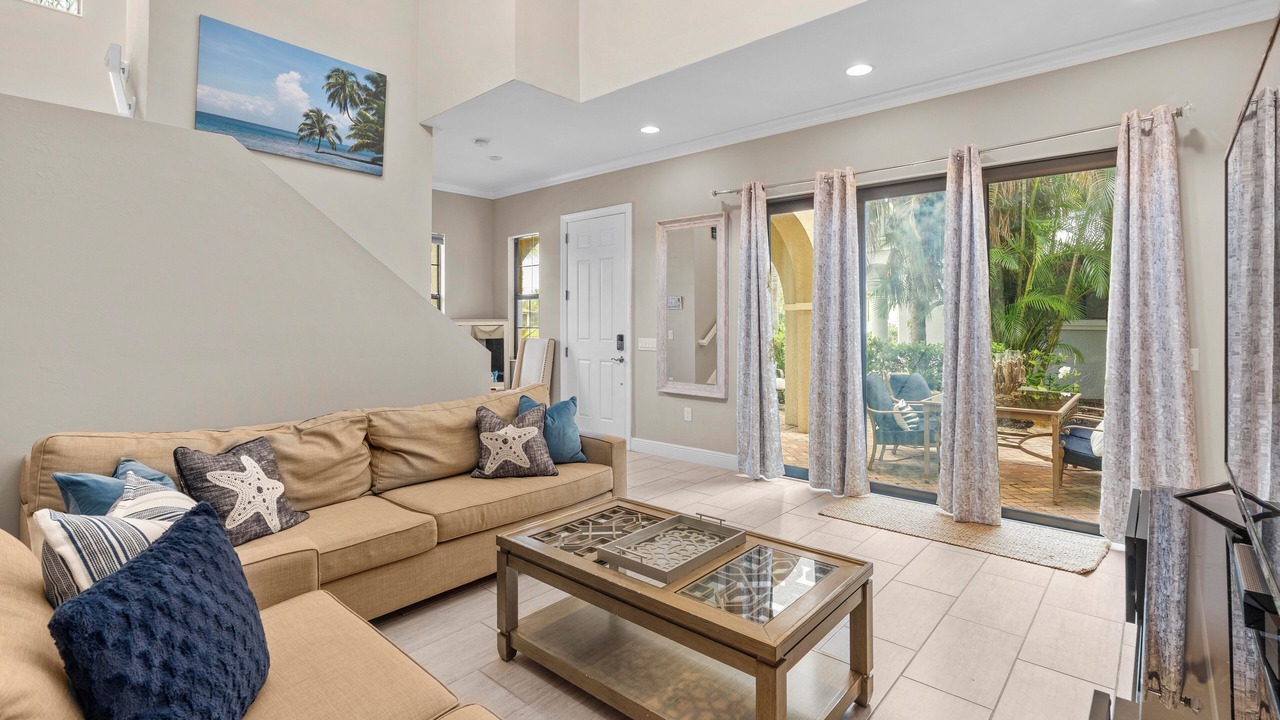 Photo of Livingroom in Naples