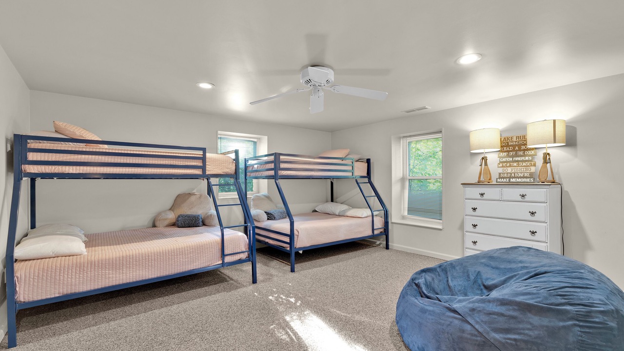Photo of Bedroom in Sunset