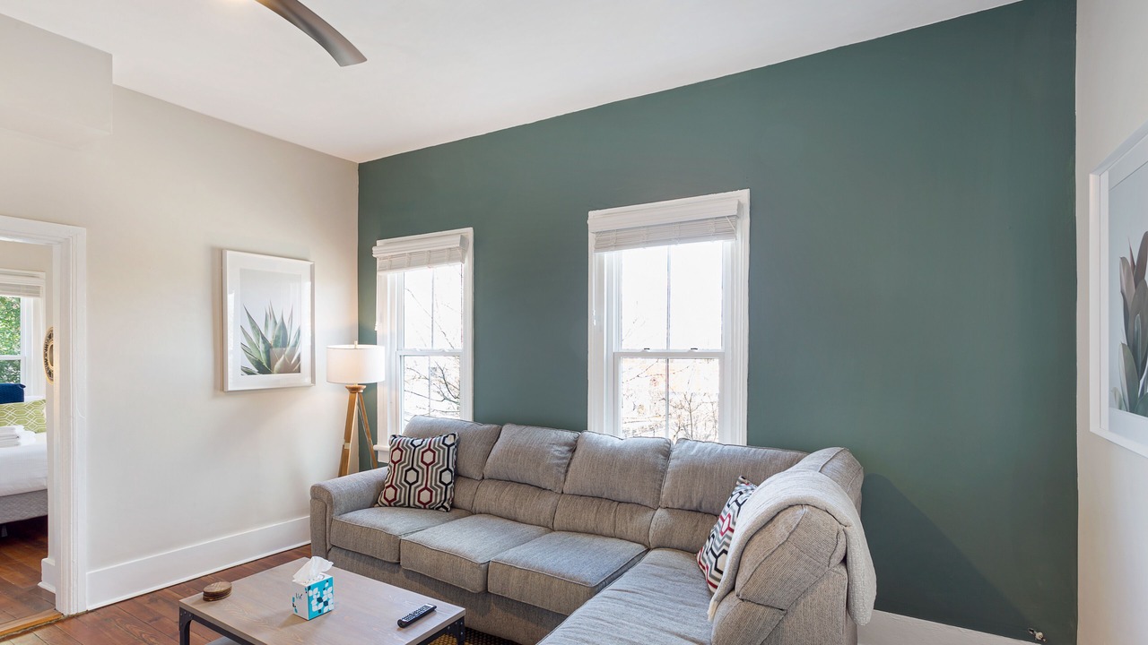 Photo of Livingroom in Savannah Victorian District